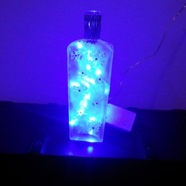 Lámparas de cristal con botellas recicladas